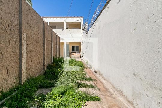 Garagem de casa à venda com 2 quartos, 101m² em Santa Terezinha, Belo Horizonte