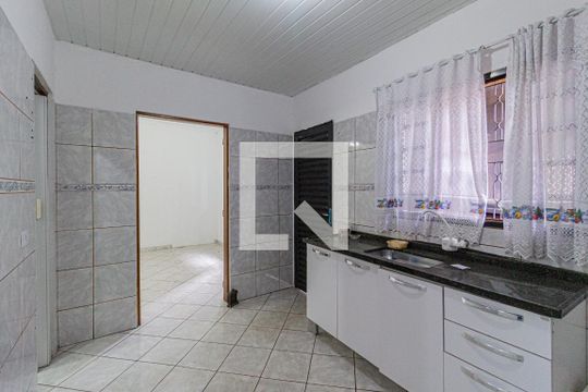 Cozinha e área de serviço de casa para alugar com 2 quartos, 50m² em Jaguaribe, Osasco