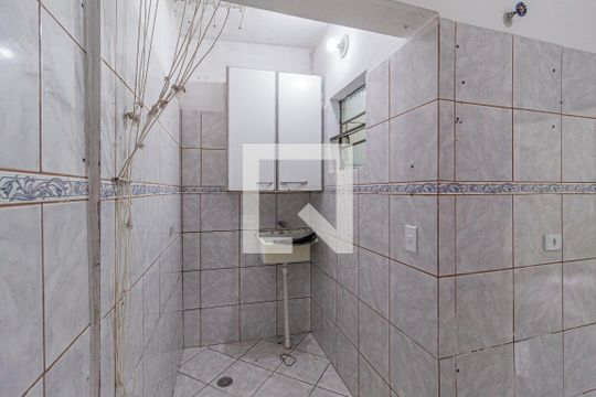 Cozinha e área de serviço de casa para alugar com 2 quartos, 50m² em Jaguaribe, Osasco