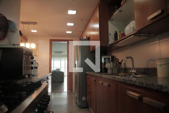 Cozinha de apartamento para alugar com 4 quartos, 180m² em Ingá, Niterói