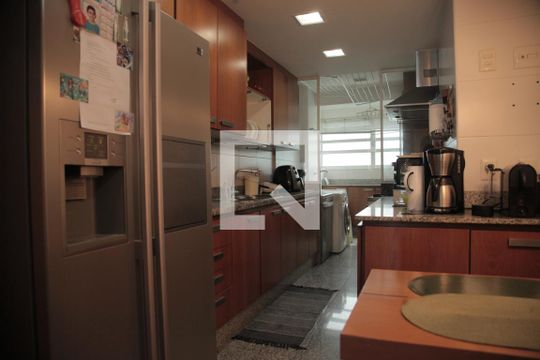 Cozinha de apartamento para alugar com 4 quartos, 180m² em Ingá, Niterói
