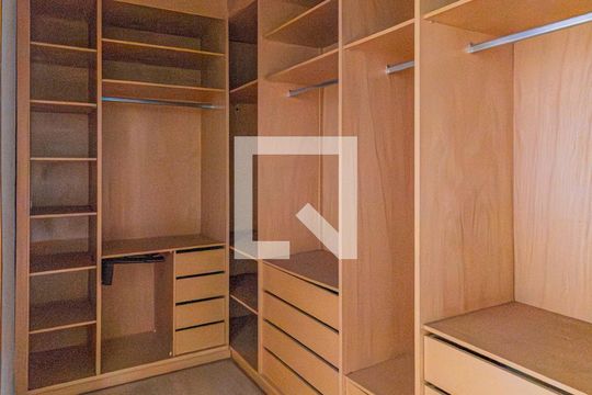 Closet da Suíte 1 de apartamento à venda com 4 quartos, 400m² em Centro, Osasco