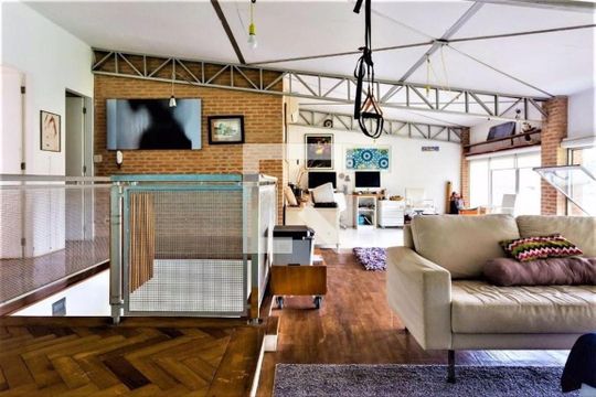 Casa à venda com 3 quartos, 308m² em Vila Progredior, São Paulo