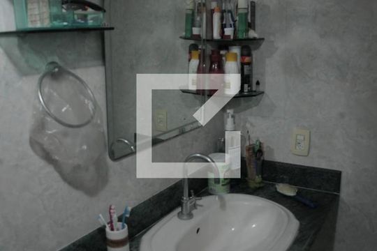Banheiro de apartamento à venda com 2 quartos, 94m² em Ingá, Niterói