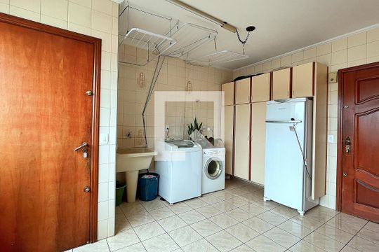 Área de Serviço de casa à venda com 4 quartos, 180m² em Vila Galvão, Guarulhos