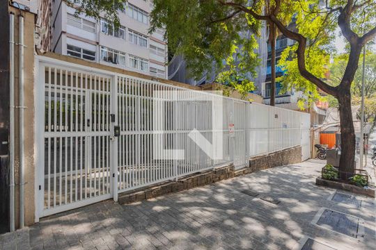 Fachada de apartamento à venda com 2 quartos, 72m² em Cerqueira César, São Paulo