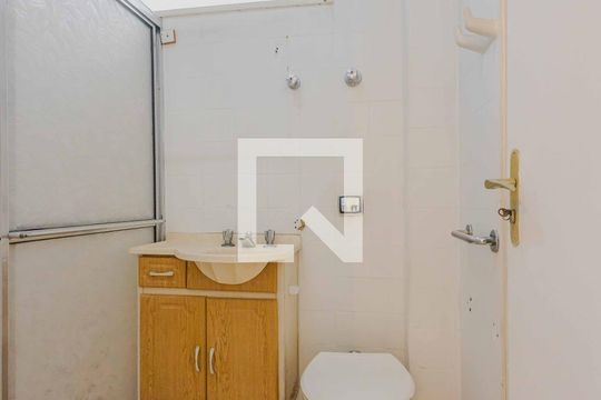 Banheiro de apartamento à venda com 2 quartos, 72m² em Cerqueira César, São Paulo