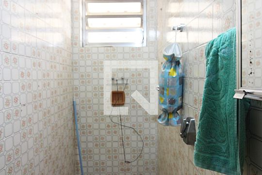 Banheiro da Suíte  de casa à venda com 3 quartos, 294m² em Vila Caminho do Mar, São Bernardo do Campo