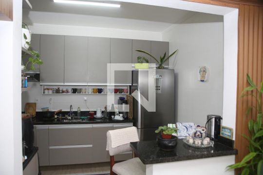 Cozinha de apartamento para alugar com 2 quartos, 104m² em Vila Caiçara, Praia Grande