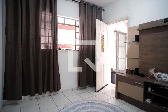 Sala de casa à venda com 6 quartos, 224m² em Artur Alvim, São Paulo