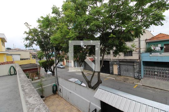Casa 2 - Quintal - Vista de casa à venda com 6 quartos, 200m² em Parque Peruche, São Paulo