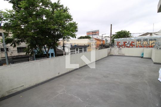 Casa 2 - Quintal de casa à venda com 6 quartos, 200m² em Parque Peruche, São Paulo