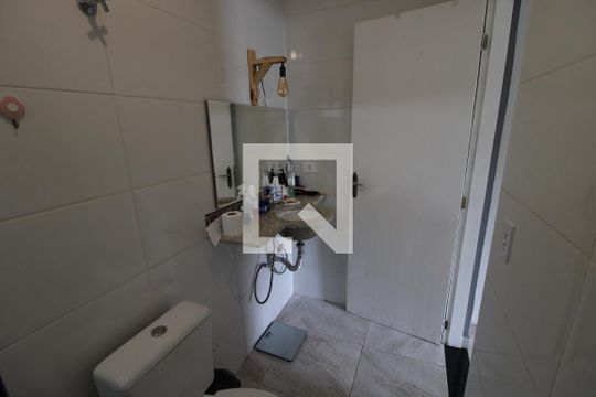 Banheiro 2 de casa à venda com 6 quartos, 200m² em Parque Peruche, São Paulo