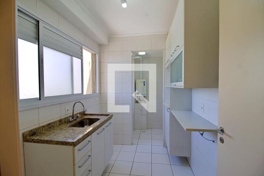 Cozinha de apartamento para alugar com 2 quartos, 50m² em Vila Andrade, São Paulo