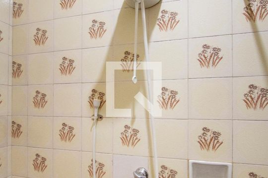 Banheiro de serviço de casa à venda com 6 quartos, 200m² em Icaraí, Niterói