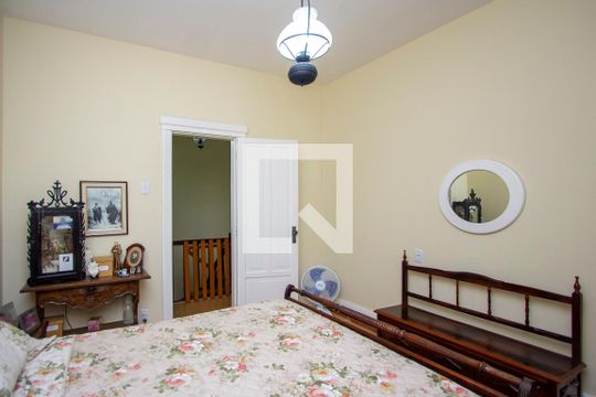 Quarto 2 de casa à venda com 6 quartos, 200m² em Icaraí, Niterói