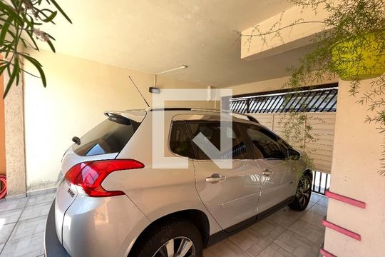 Garagem de casa para alugar com 3 quartos, 80m² em Americanópolis, São Paulo