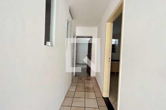 Corredor de casa para alugar com 3 quartos, 80m² em Americanópolis, São Paulo