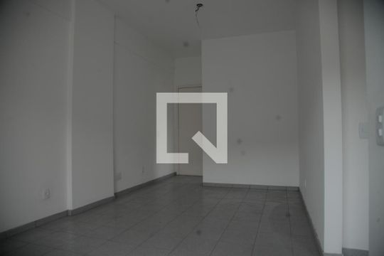 Sala de apartamento para alugar com 2 quartos, 60m² em Santa Rosa, Niterói