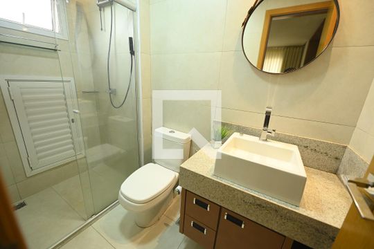Banheiro de kitnet/studio para alugar com 1 quarto, 40m² em Setor Bueno, Goiânia