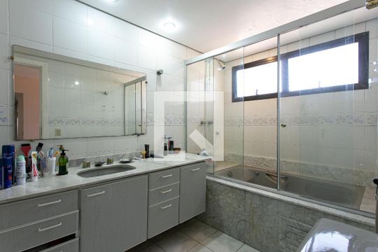 Banheiro da Suíte de apartamento à venda com 3 quartos, 155m² em Chácara Santo Antônio (zona Leste), São Paulo