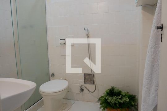 Banheiro de apartamento à venda com 3 quartos, 80m² em Botafogo, Rio de Janeiro