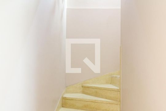 Escadas de casa à venda com 3 quartos, 199m² em Vila Santa Catarina, São Paulo