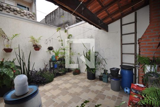 Quintal de casa à venda com 3 quartos, 164m² em Vila Constança, São Paulo