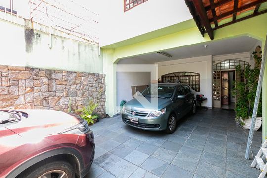 Garagem de casa para alugar com 8 quartos, 384m² em Cidade Mãe do Céu, São Paulo