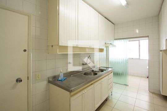 Cozinha de apartamento para alugar com 3 quartos, 127m² em Vila Nova Conceição, São Paulo