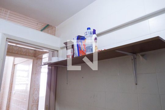 Banheiro de apartamento para alugar com 1 quarto, 40m² em Itararé, São Vicente
