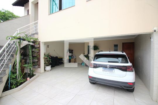 Garagem de casa à venda com 3 quartos, 196m² em Jardim Maria Cecilia, São Bernardo do Campo