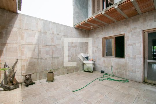 Pátio de casa à venda com 3 quartos, 175m² em Aberta dos Morros, Porto Alegre