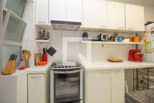 Cozinha de apartamento à venda com 3 quartos, 130m² em Itaim Bibi, São Paulo