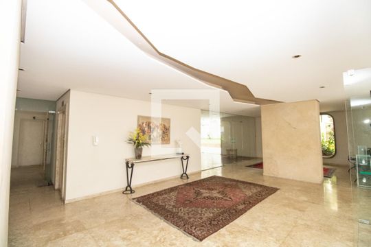 Área comum- Entrada de apartamento à venda com 3 quartos, 130m² em Itaim Bibi, São Paulo