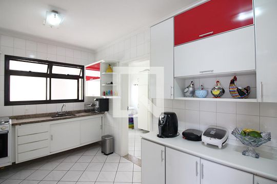 Cozinha de apartamento para alugar com 3 quartos, 130m² em Vila Caminho do Mar, São Bernardo do Campo