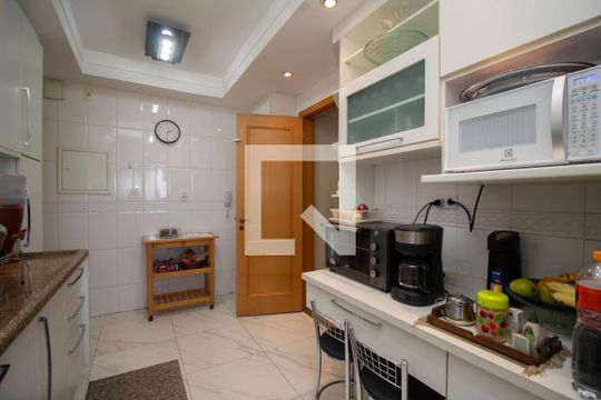 Cozinha de apartamento à venda com 3 quartos, 98m² em Vila Pereira Barreto, São Paulo