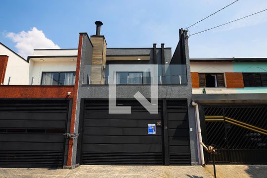 Fachada de casa à venda com 3 quartos, 169m² em Parque Capuava, Santo André