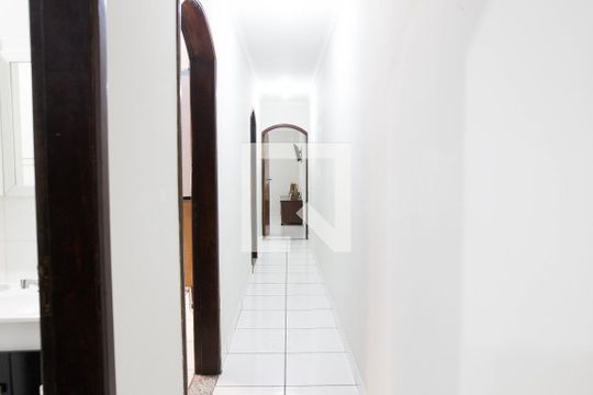 Corredor de casa à venda com 3 quartos, 230m² em Parque das Nações, Santo André