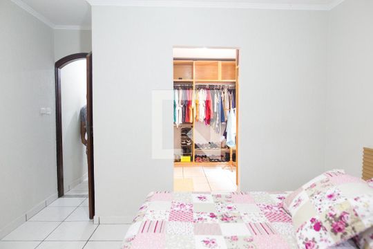 Suite de casa à venda com 3 quartos, 230m² em Parque das Nações, Santo André