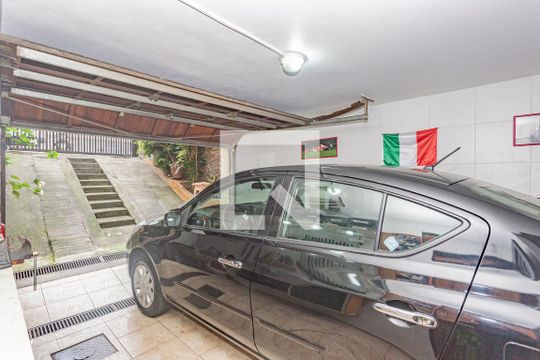 Garagem de casa à venda com 2 quartos, 115m² em Vila Moraes, São Paulo