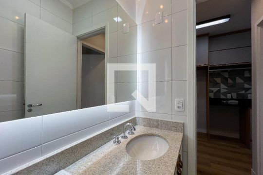 Banheiro de apartamento para alugar com 1 quarto, 36m² em Indianópolis, São Paulo