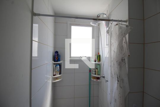 Banheiro de apartamento para alugar com 2 quartos, 48m² em Estância Velha, Canoas