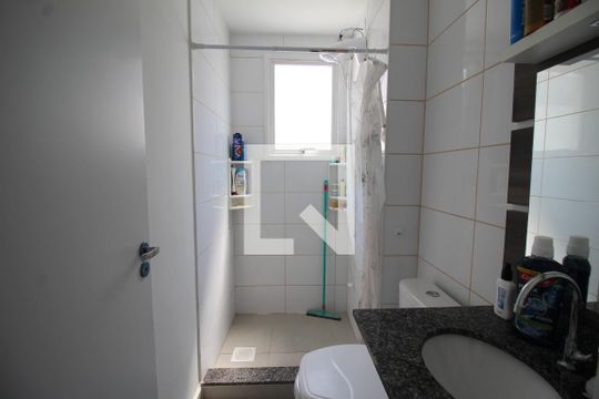Banheiro de apartamento para alugar com 2 quartos, 48m² em Estância Velha, Canoas