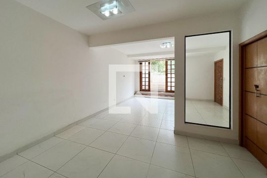 Sala de casa para alugar com 3 quartos, 230m² em Indianópolis, São Paulo