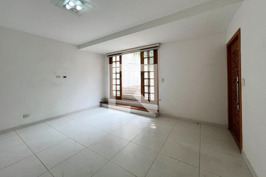 Sala de casa para alugar com 3 quartos, 230m² em Indianópolis, São Paulo