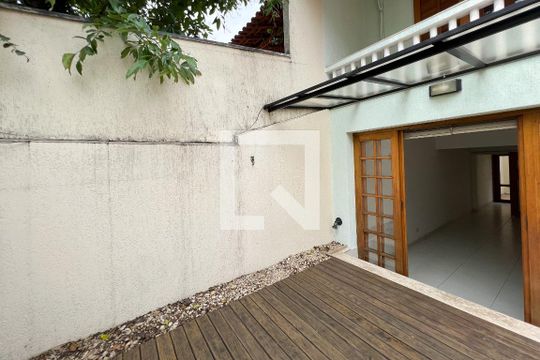 Varanda de casa para alugar com 3 quartos, 230m² em Indianópolis, São Paulo