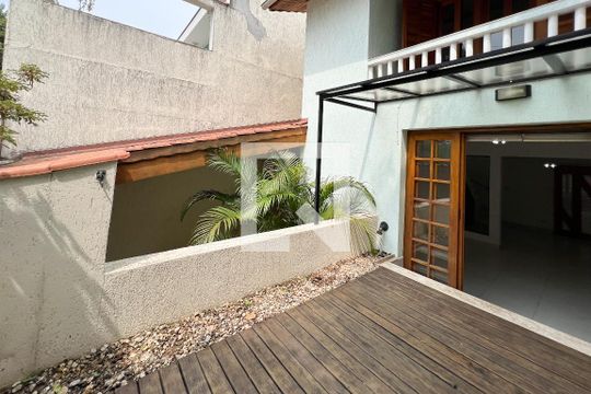 Varanda de casa para alugar com 3 quartos, 230m² em Indianópolis, São Paulo