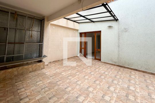 Área de Serviço de casa para alugar com 3 quartos, 230m² em Indianópolis, São Paulo