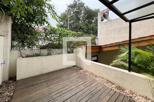 Varanda de casa para alugar com 3 quartos, 230m² em Indianópolis, São Paulo